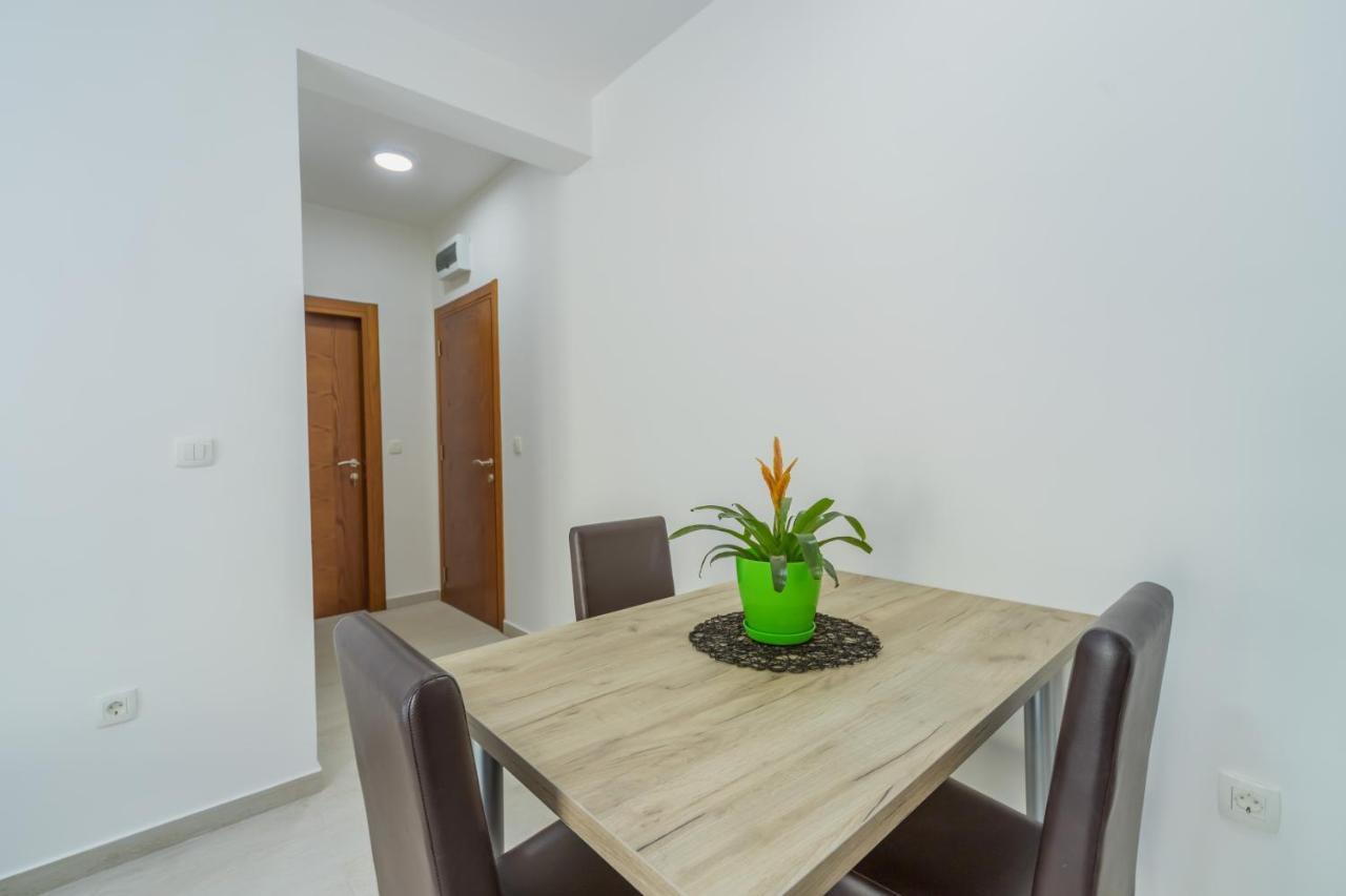 Grejm Lux Family Apartments Petrovac Eksteriør bilde